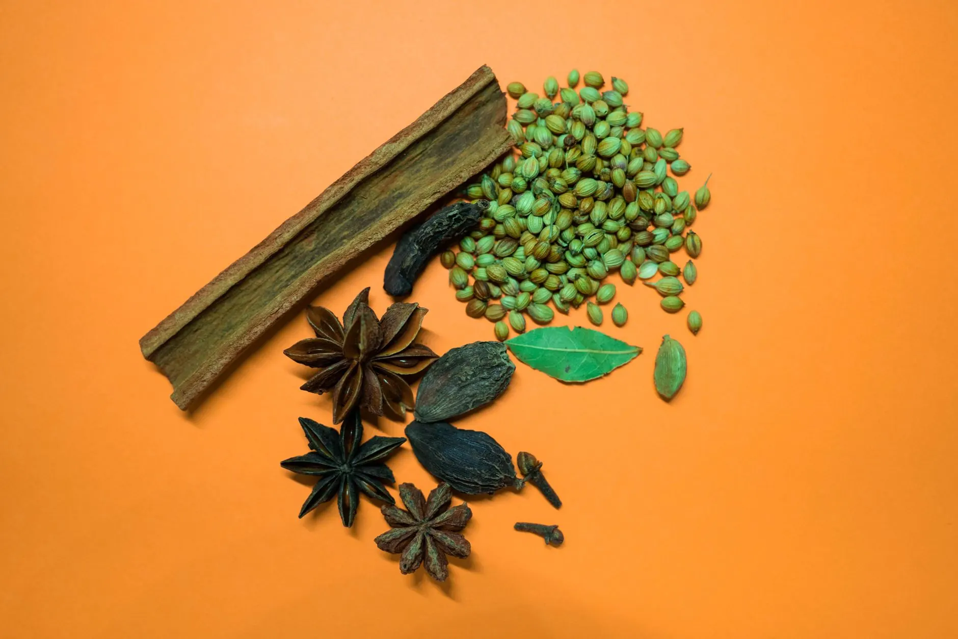 企业采购外币点钞机选购指南:适配多币种验钞的要点解析